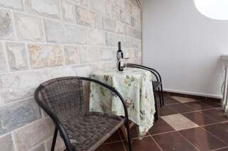 Апартаменты Sea Oasis Apartments - Milosevic Тиват Номер-студио с балконом и видом на море-6